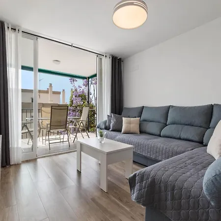 With Terrace Near The Sea * توريمولينوس